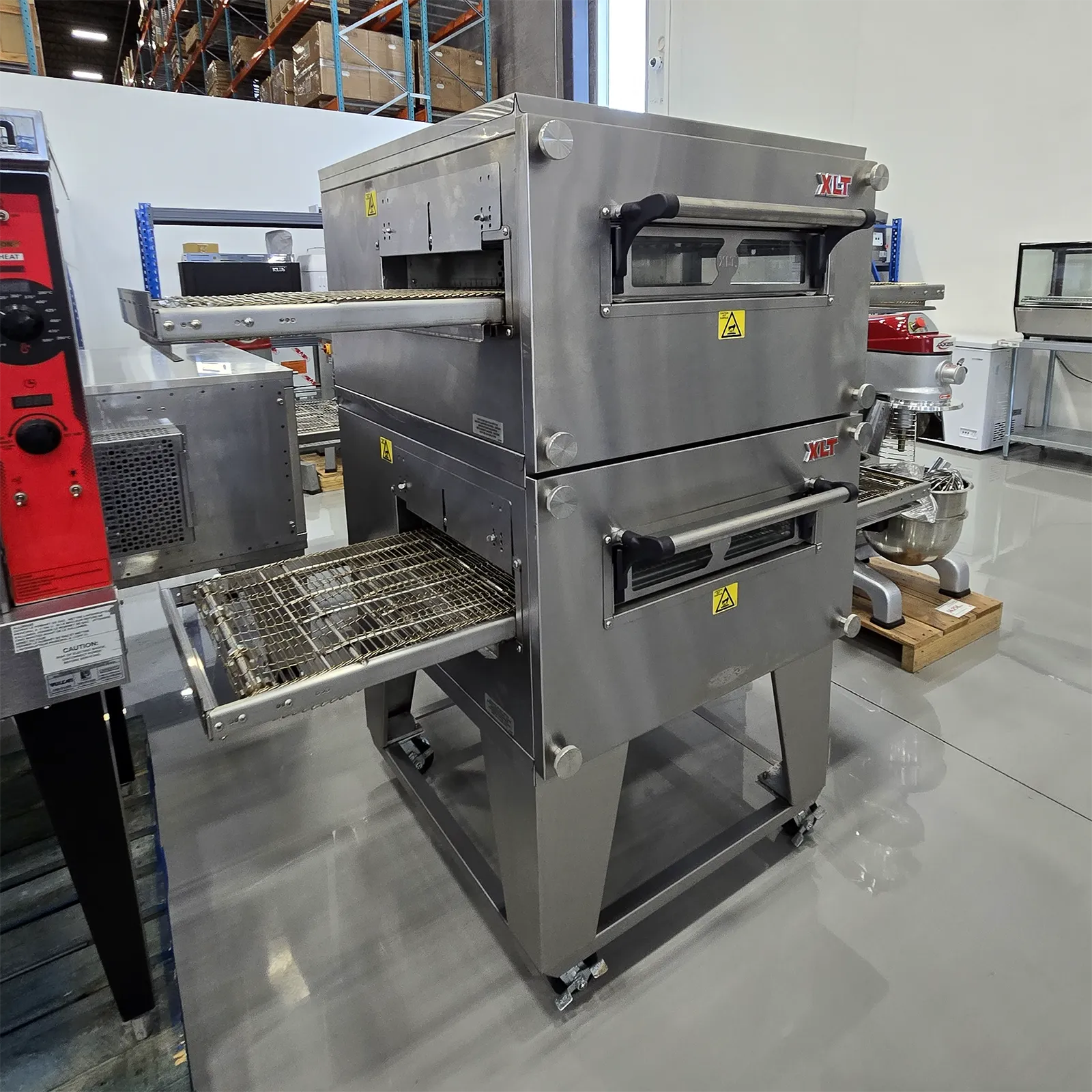 **Certified Used** XLT 1832 Natural Gas Compact Double Deck Conveyor Oven - Image 4