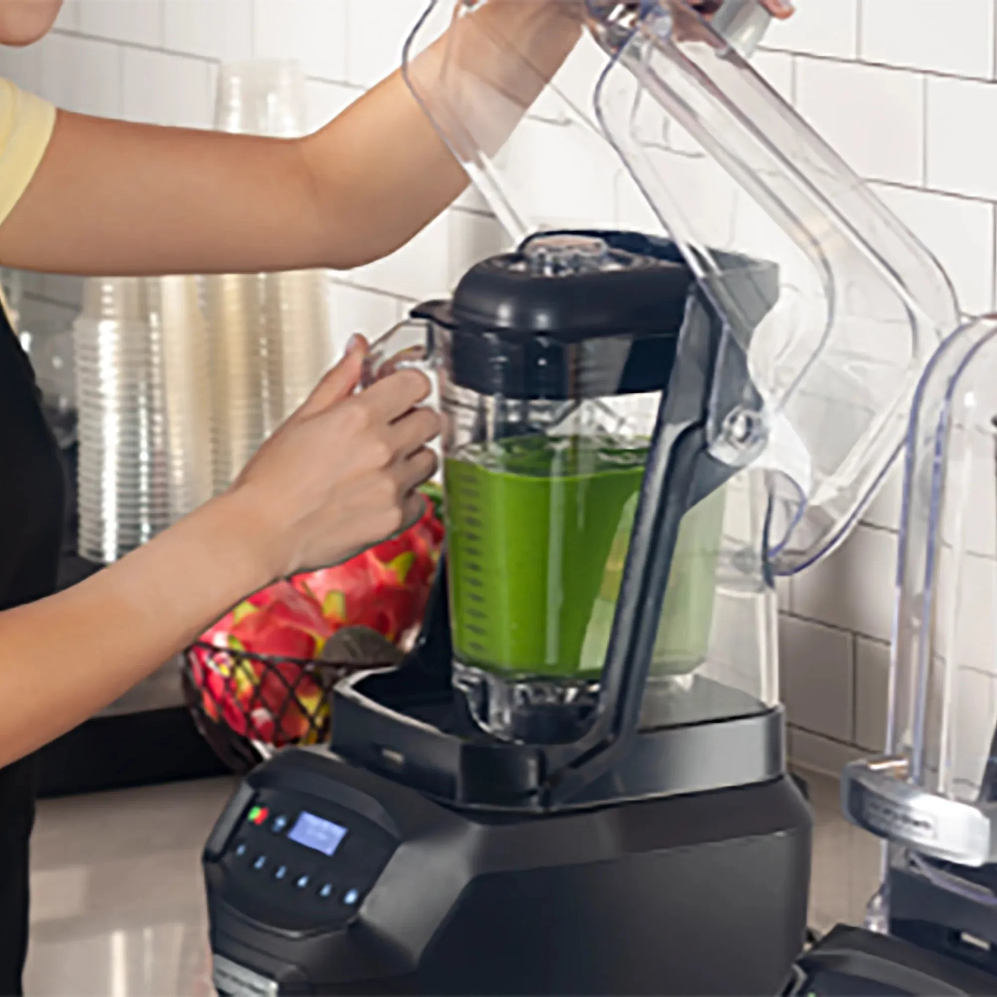 Hamilton Beach HBH855 The Summit High Performance Blender with Programmable Controls & Sound Enclosure - 48 Oz/1.4L Capacity, 3.5 HP - Image 2
