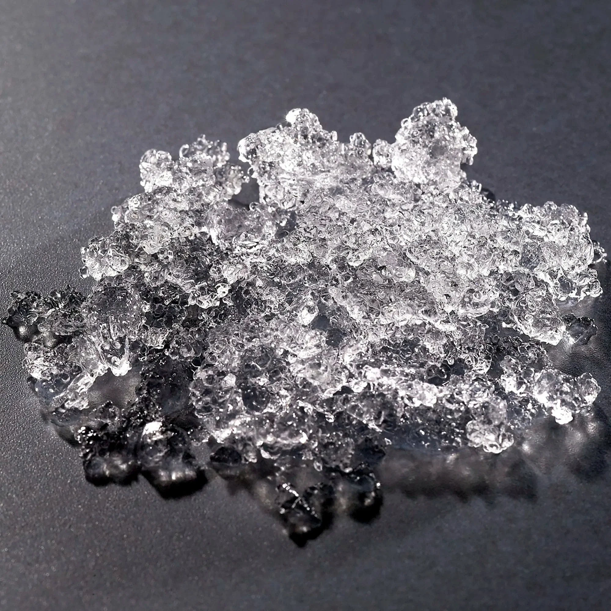 Hoshizaki F-330BAK Under Counter Ice Machine, Flake Shaped Ice - 332LB/24HRS, 80LBS Storage - Image 2