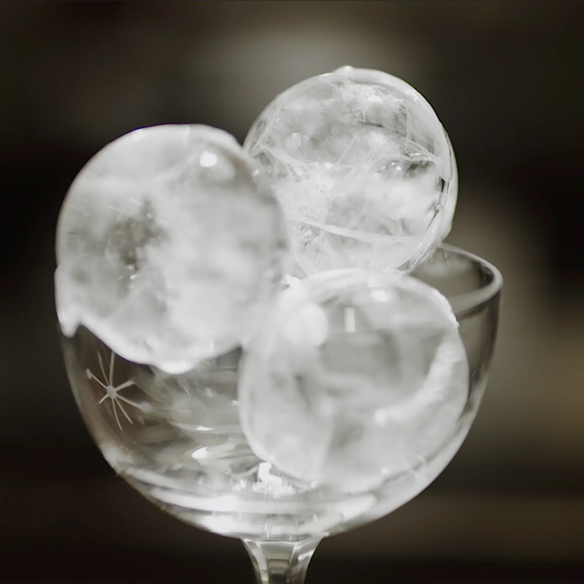 Hoshizaki IM-50BAA-Q Ice Machine, Sphere Shaped Ice - 50LBS/24HRS, 36LBS Storage - Image 3