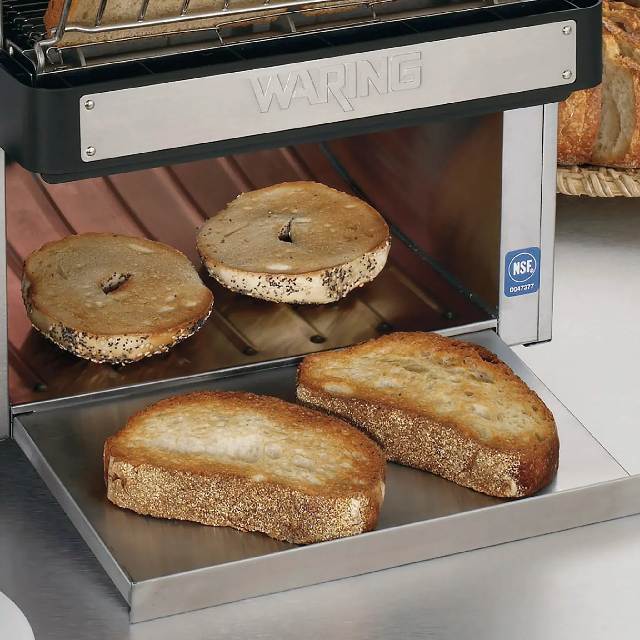 Waring CTS1000CND Heavy Duty Low Volume Toaster - 450 Slices Per Hour, 120V - Image 4